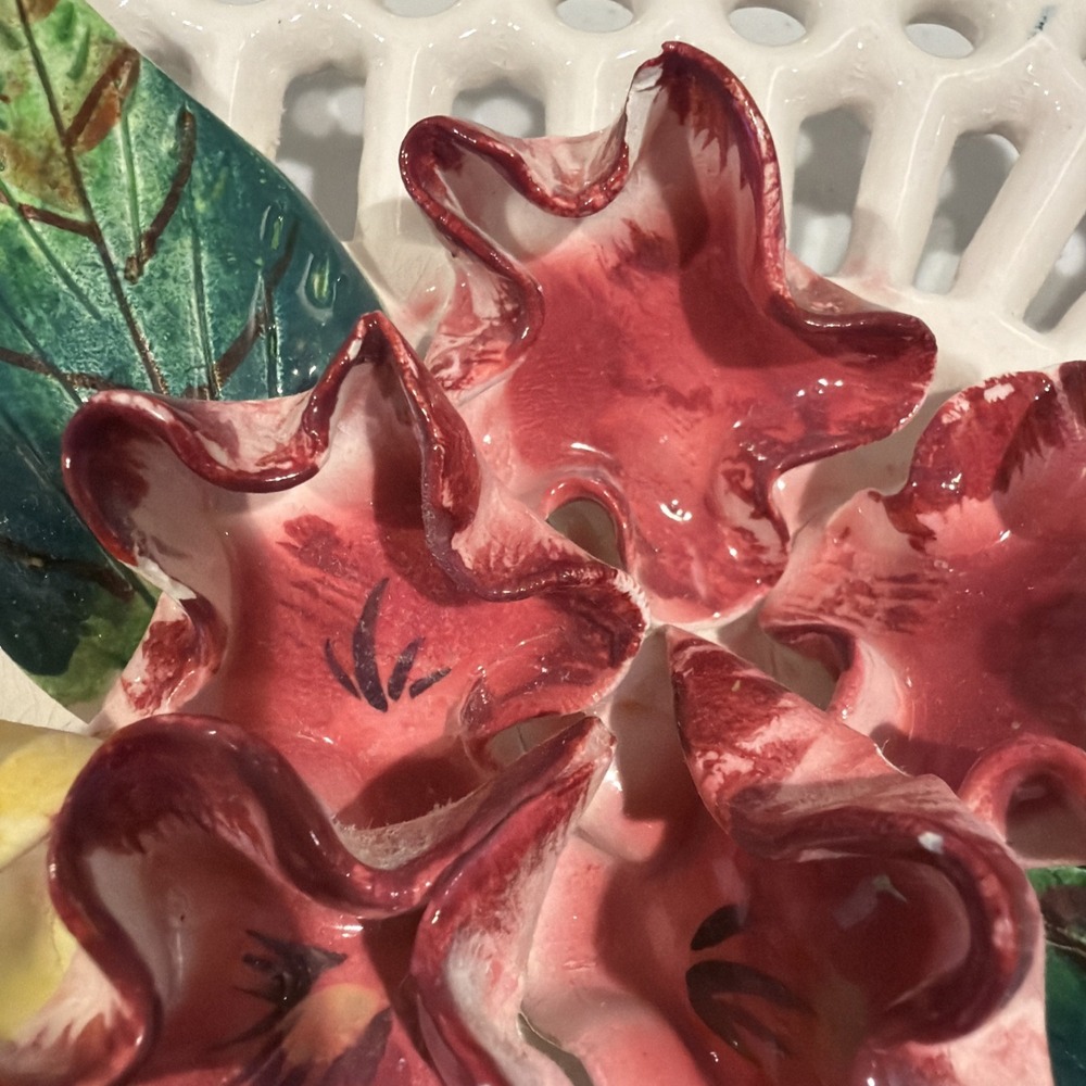 Vtg MCM Hand Painted 3D Floral Flower Porcelain Wall‎ Decor. Made In Japan - Picture 3 of 11